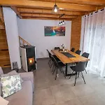 בקתה Casa Foresta מרקופאלי